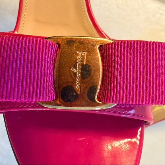 Salvatore Ferragamo Fuchsia Heels with Bow Accent - Picture 4 of 4
